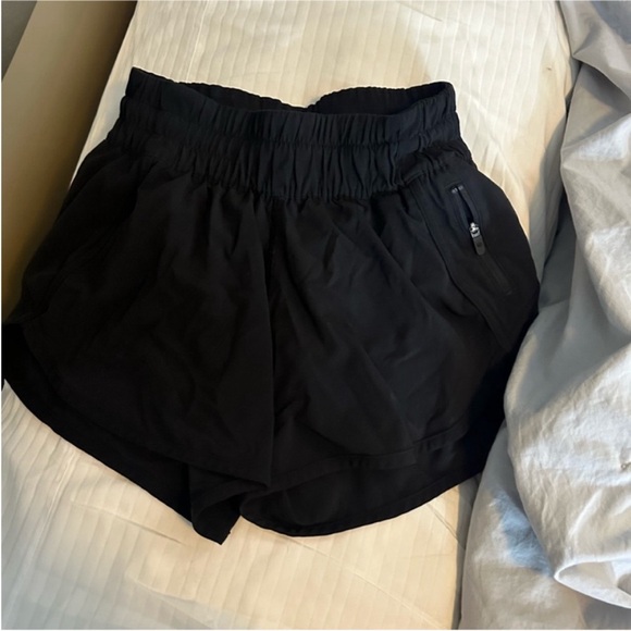lululemon athletica Black Women's Athletic Shorts - Picture 5 of 5